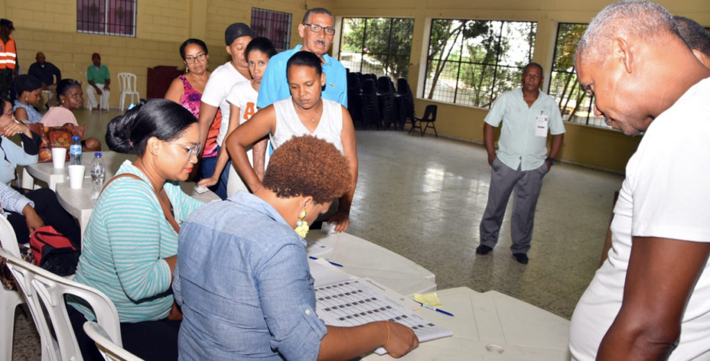 PLD realiza elecciones preprimarias en SDN