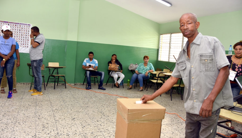 PLD realiza elecciones preprimarias en SDN