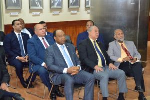 Legisladores coinciden en que es pura formalidad práctica el empoderamiento mediante firma que procura el CP del CC